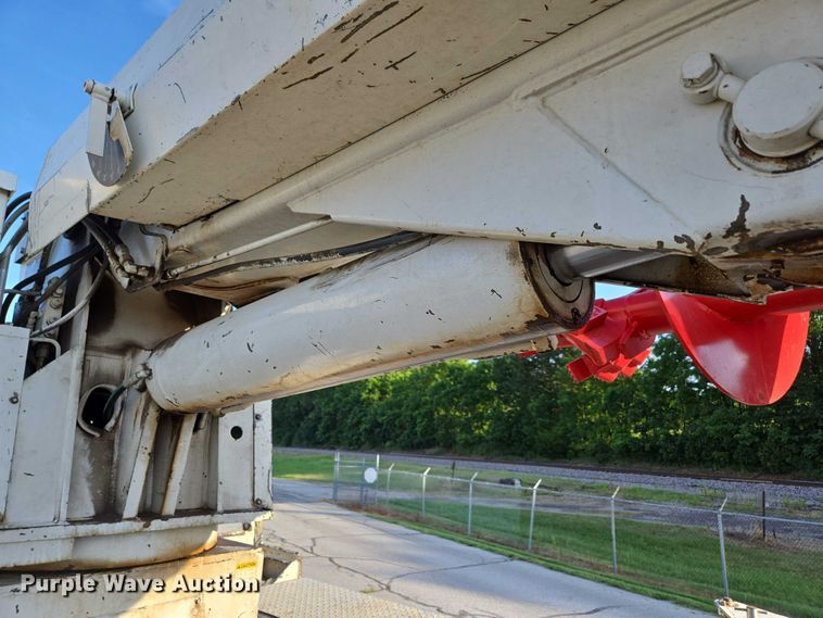 image for item ED2154 1994 Chevrolet Kodiak digger derrick truck