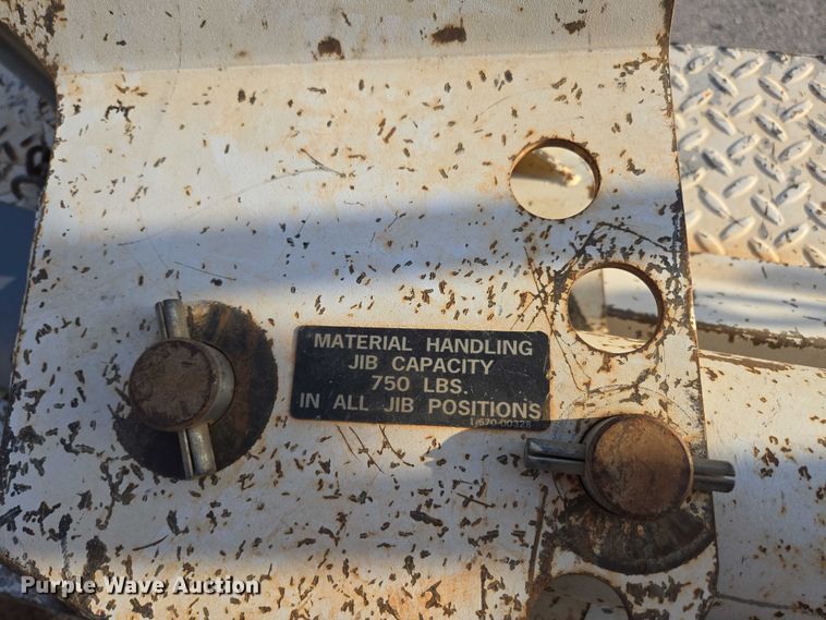 image for item ED2154 1994 Chevrolet Kodiak digger derrick truck