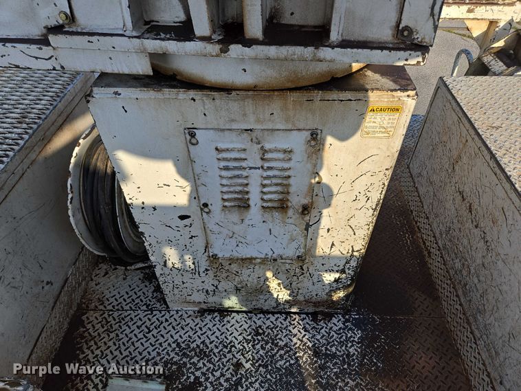 image for item ED2154 1994 Chevrolet Kodiak digger derrick truck