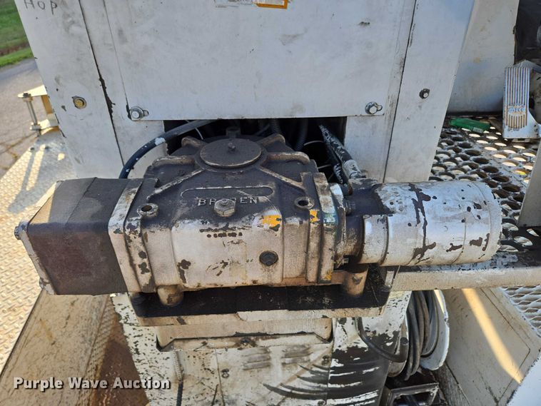 image for item ED2154 1994 Chevrolet Kodiak digger derrick truck