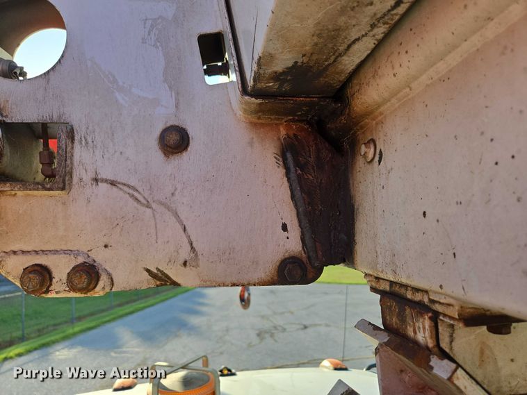 image for item ED2154 1994 Chevrolet Kodiak digger derrick truck