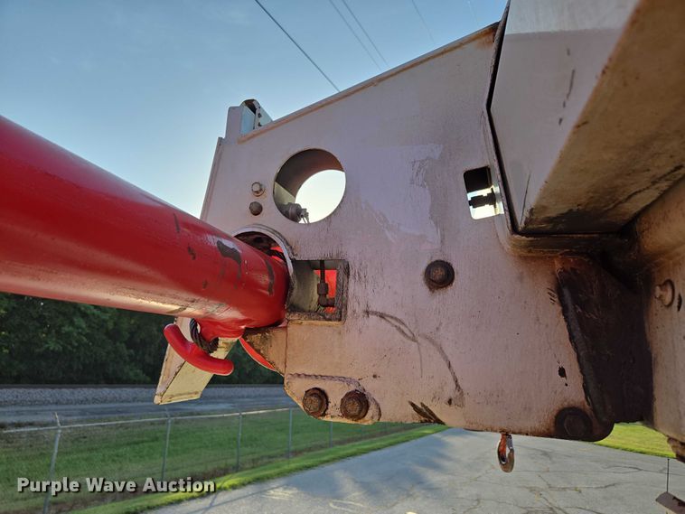 image for item ED2154 1994 Chevrolet Kodiak digger derrick truck