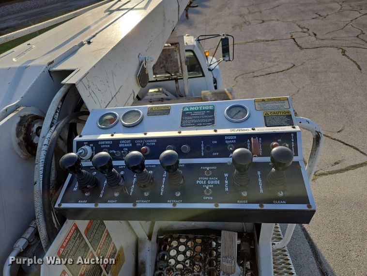 image for item ED2154 1994 Chevrolet Kodiak digger derrick truck