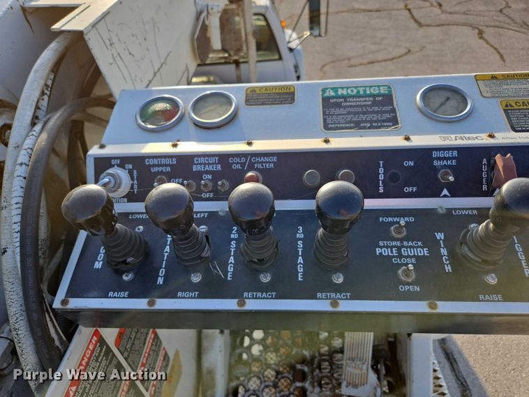 image for item ED2154 1994 Chevrolet Kodiak digger derrick truck