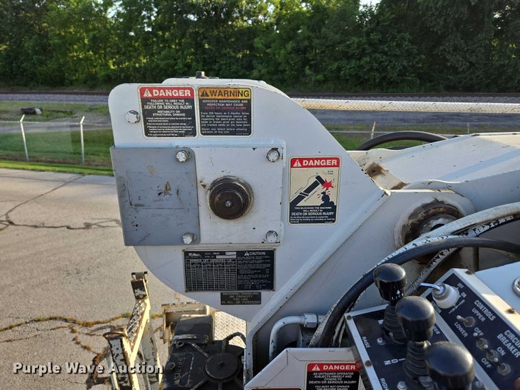 image for item ED2154 1994 Chevrolet Kodiak digger derrick truck