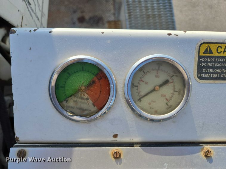 image for item ED2154 1994 Chevrolet Kodiak digger derrick truck