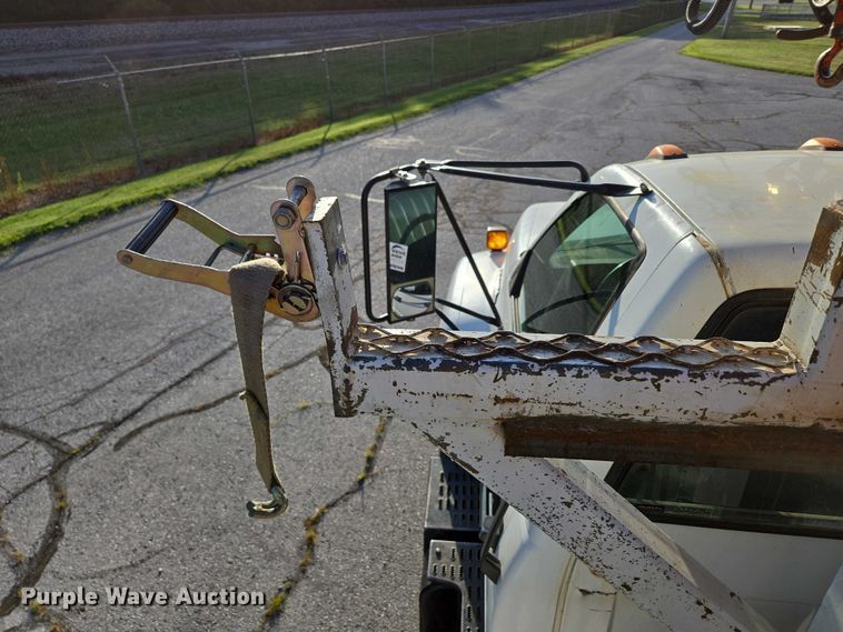 image for item ED2154 1994 Chevrolet Kodiak digger derrick truck