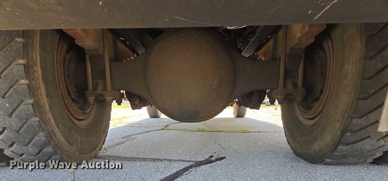 image for item ED2154 1994 Chevrolet Kodiak digger derrick truck