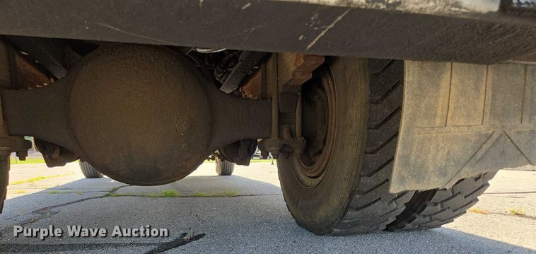 image for item ED2154 1994 Chevrolet Kodiak digger derrick truck