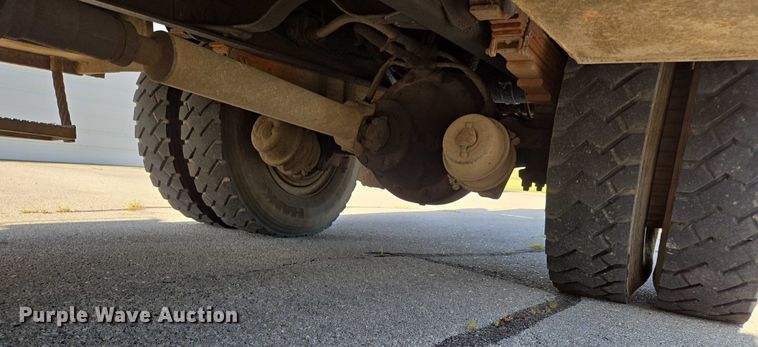 image for item ED2154 1994 Chevrolet Kodiak digger derrick truck