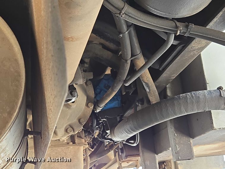 image for item ED2154 1994 Chevrolet Kodiak digger derrick truck