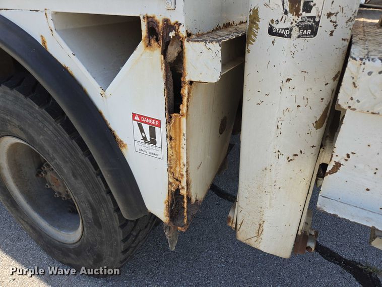 image for item ED2154 1994 Chevrolet Kodiak digger derrick truck