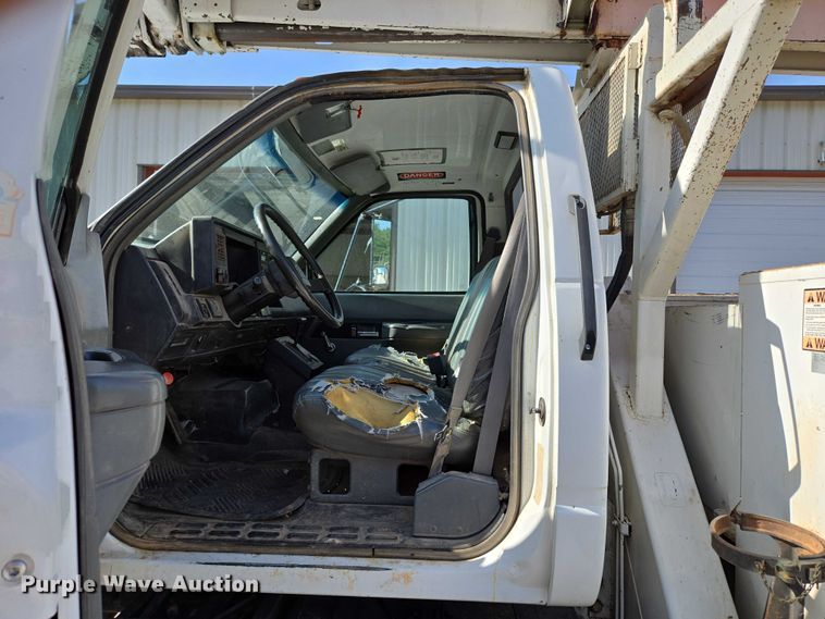 image for item ED2154 1994 Chevrolet Kodiak digger derrick truck