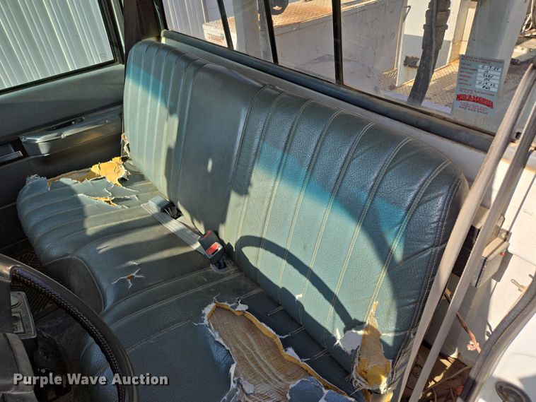 image for item ED2154 1994 Chevrolet Kodiak digger derrick truck