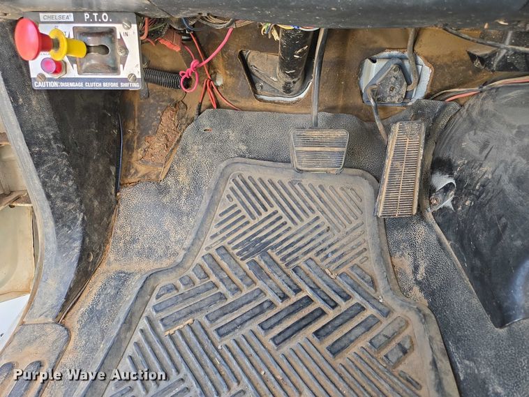 image for item ED2154 1994 Chevrolet Kodiak digger derrick truck