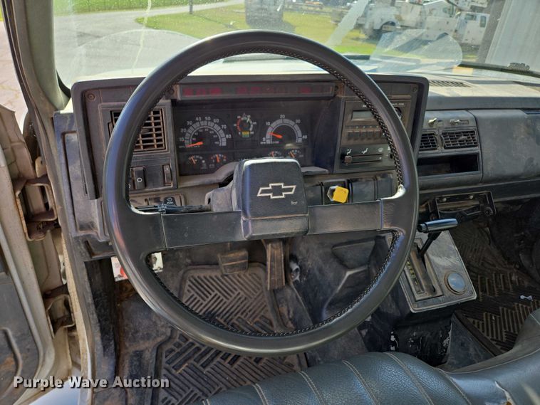 image for item ED2154 1994 Chevrolet Kodiak digger derrick truck