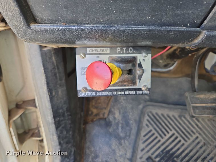 image for item ED2154 1994 Chevrolet Kodiak digger derrick truck