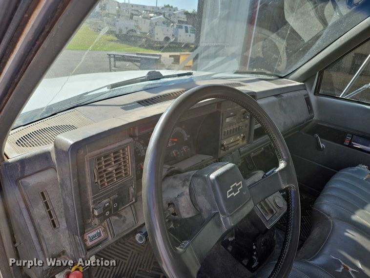 image for item ED2154 1994 Chevrolet Kodiak digger derrick truck