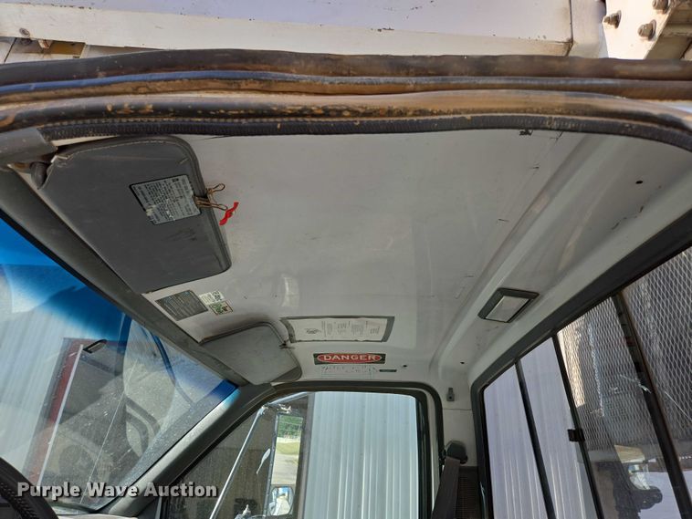 image for item ED2154 1994 Chevrolet Kodiak digger derrick truck