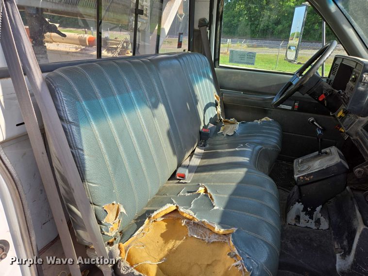 image for item ED2154 1994 Chevrolet Kodiak digger derrick truck