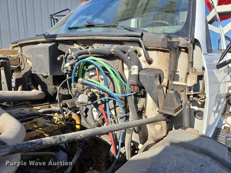 image for item ED2154 1994 Chevrolet Kodiak digger derrick truck