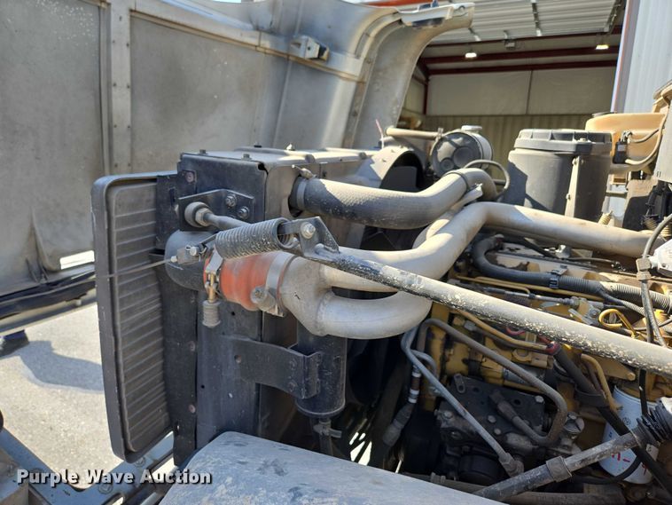 image for item ED2154 1994 Chevrolet Kodiak digger derrick truck