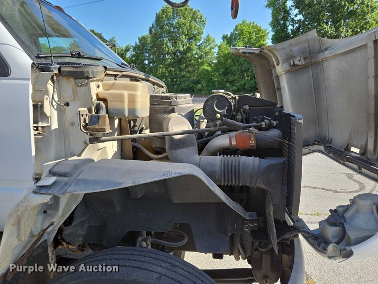 image for item ED2154 1994 Chevrolet Kodiak digger derrick truck