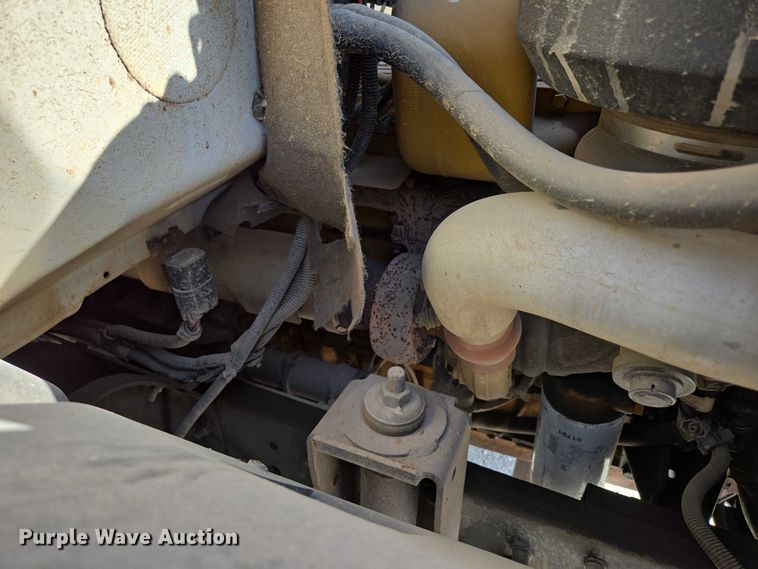 image for item ED2154 1994 Chevrolet Kodiak digger derrick truck