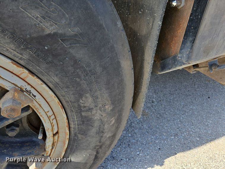 image for item ED2154 1994 Chevrolet Kodiak digger derrick truck