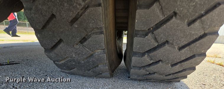 image for item ED2154 1994 Chevrolet Kodiak digger derrick truck