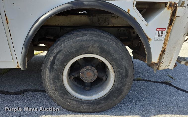 image for item ED2154 1994 Chevrolet Kodiak digger derrick truck