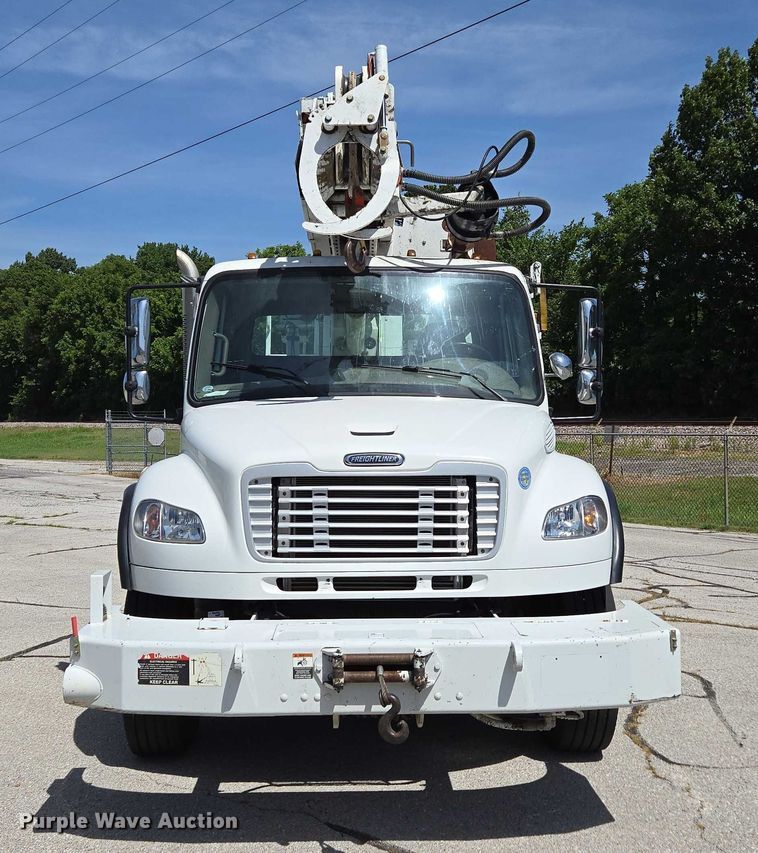 image for item ED2155 2009 Freightliner Business Class M2 digger derrick truck