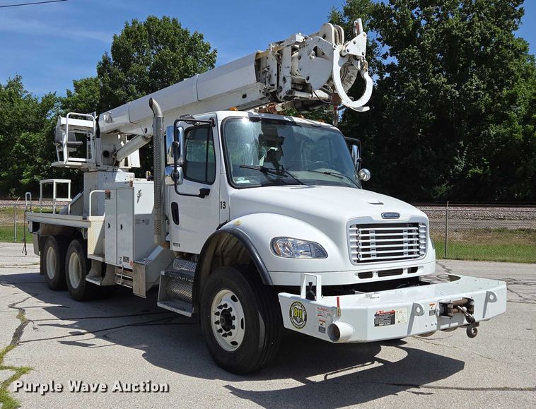 image for item ED2155 2009 Freightliner Business Class M2 digger derrick truck