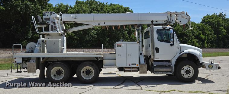image for item ED2155 2009 Freightliner Business Class M2 digger derrick truck