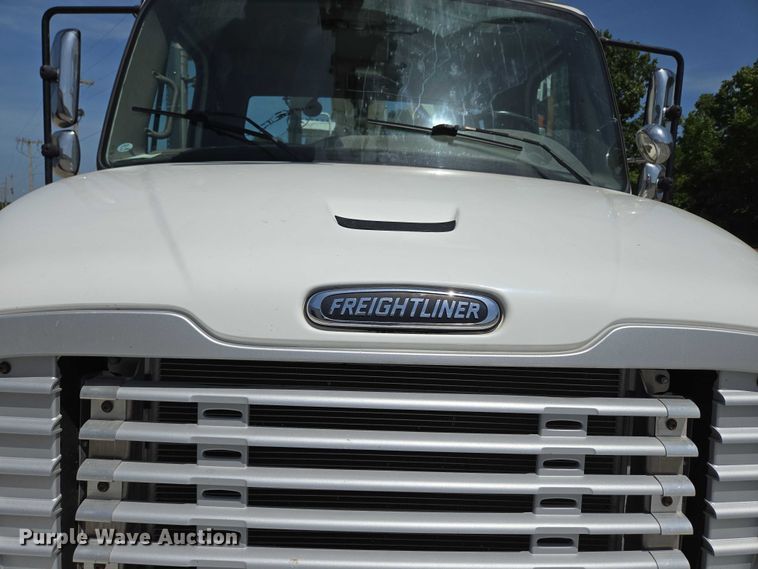 image for item ED2155 2009 Freightliner Business Class M2 digger derrick truck