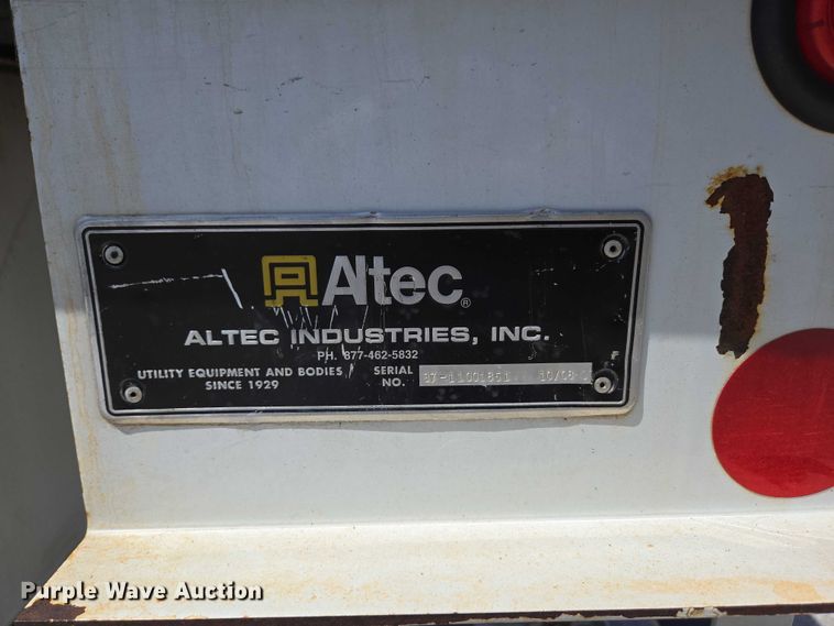 image for item ED2155 2009 Freightliner Business Class M2 digger derrick truck