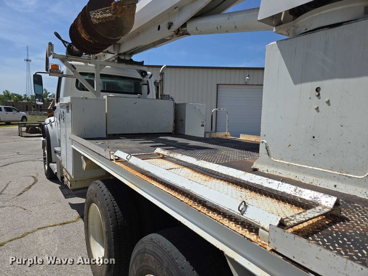 image for item ED2155 2009 Freightliner Business Class M2 digger derrick truck