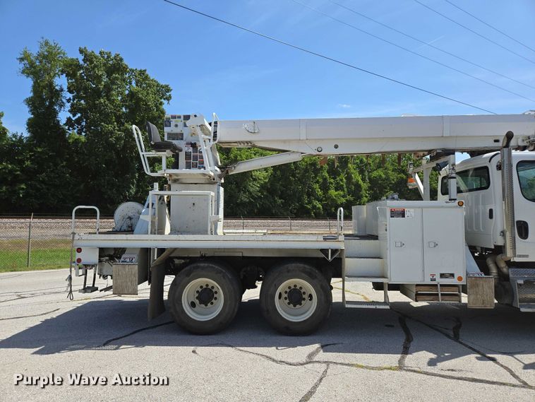 image for item ED2155 2009 Freightliner Business Class M2 digger derrick truck