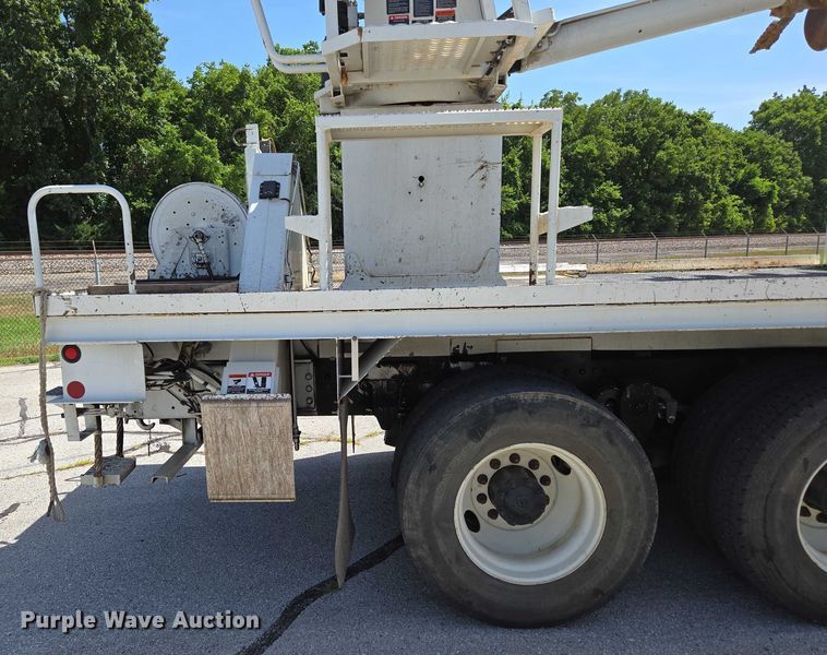 image for item ED2155 2009 Freightliner Business Class M2 digger derrick truck