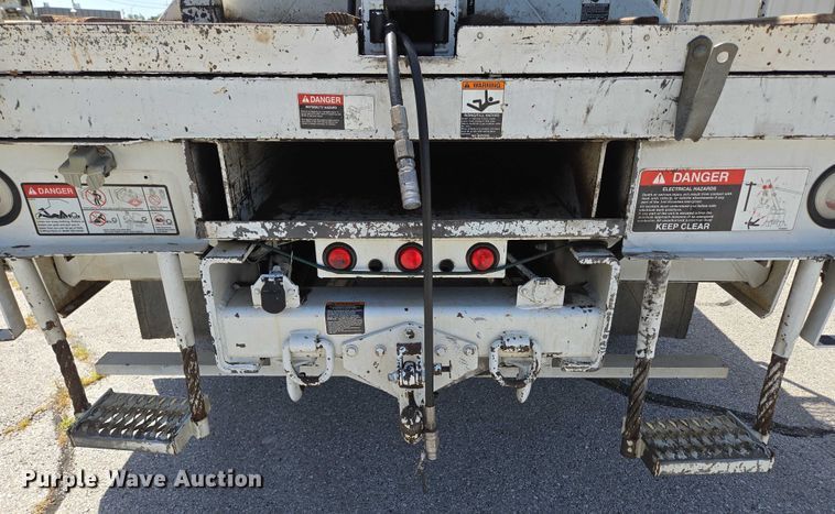 image for item ED2155 2009 Freightliner Business Class M2 digger derrick truck