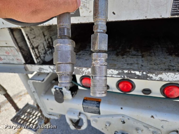 image for item ED2155 2009 Freightliner Business Class M2 digger derrick truck