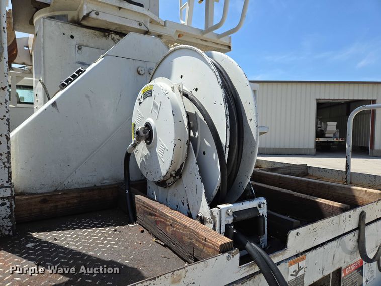 image for item ED2155 2009 Freightliner Business Class M2 digger derrick truck