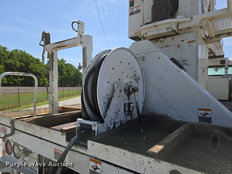 image for item ED2155 2009 Freightliner Business Class M2 digger derrick truck