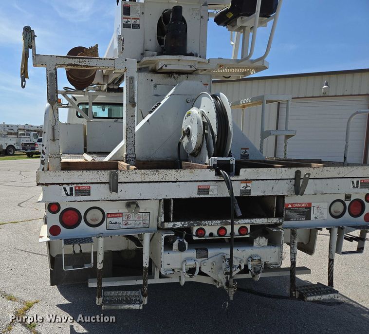 image for item ED2155 2009 Freightliner Business Class M2 digger derrick truck