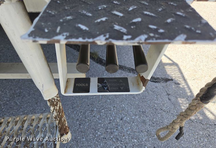 image for item ED2155 2009 Freightliner Business Class M2 digger derrick truck