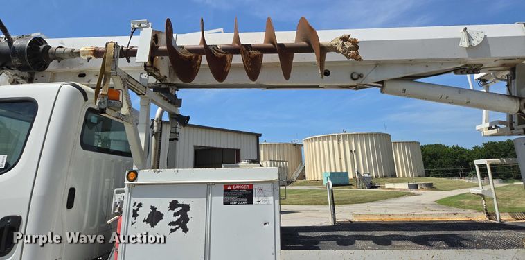 image for item ED2155 2009 Freightliner Business Class M2 digger derrick truck