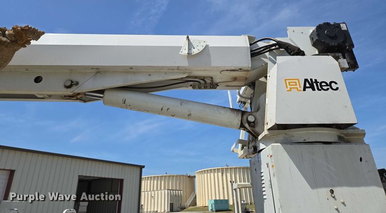 image for item ED2155 2009 Freightliner Business Class M2 digger derrick truck