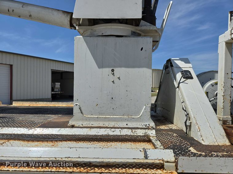 image for item ED2155 2009 Freightliner Business Class M2 digger derrick truck