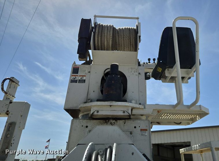 image for item ED2155 2009 Freightliner Business Class M2 digger derrick truck