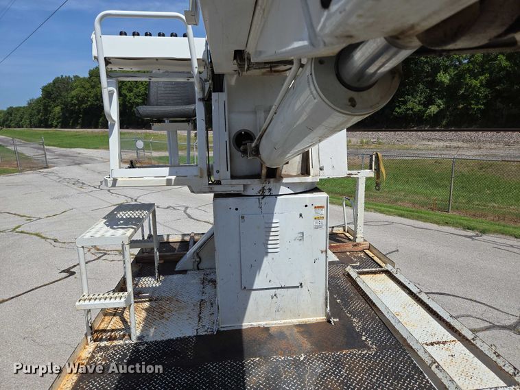 image for item ED2155 2009 Freightliner Business Class M2 digger derrick truck